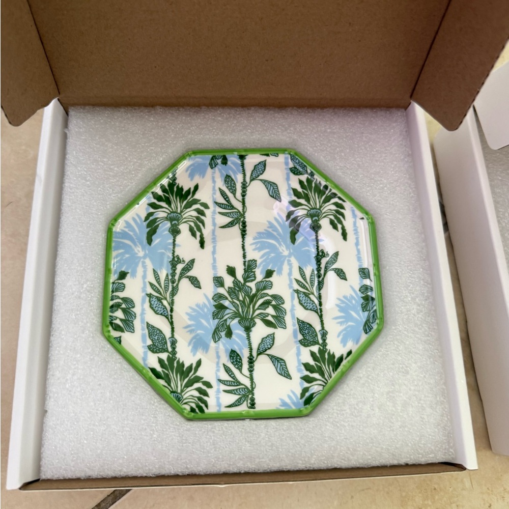 Lilly Pulitzer appetizer and serving plate sets